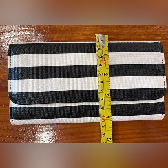 EUC Kut from the Kloth Trifold Card & ID Wallet/ Holder - Picture 5 of 8